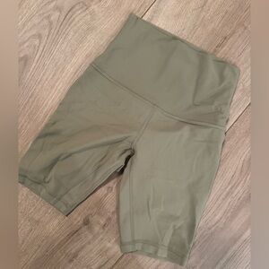 Lululemon Align High-Rise Shorts 6” – Olive Green – Size 0